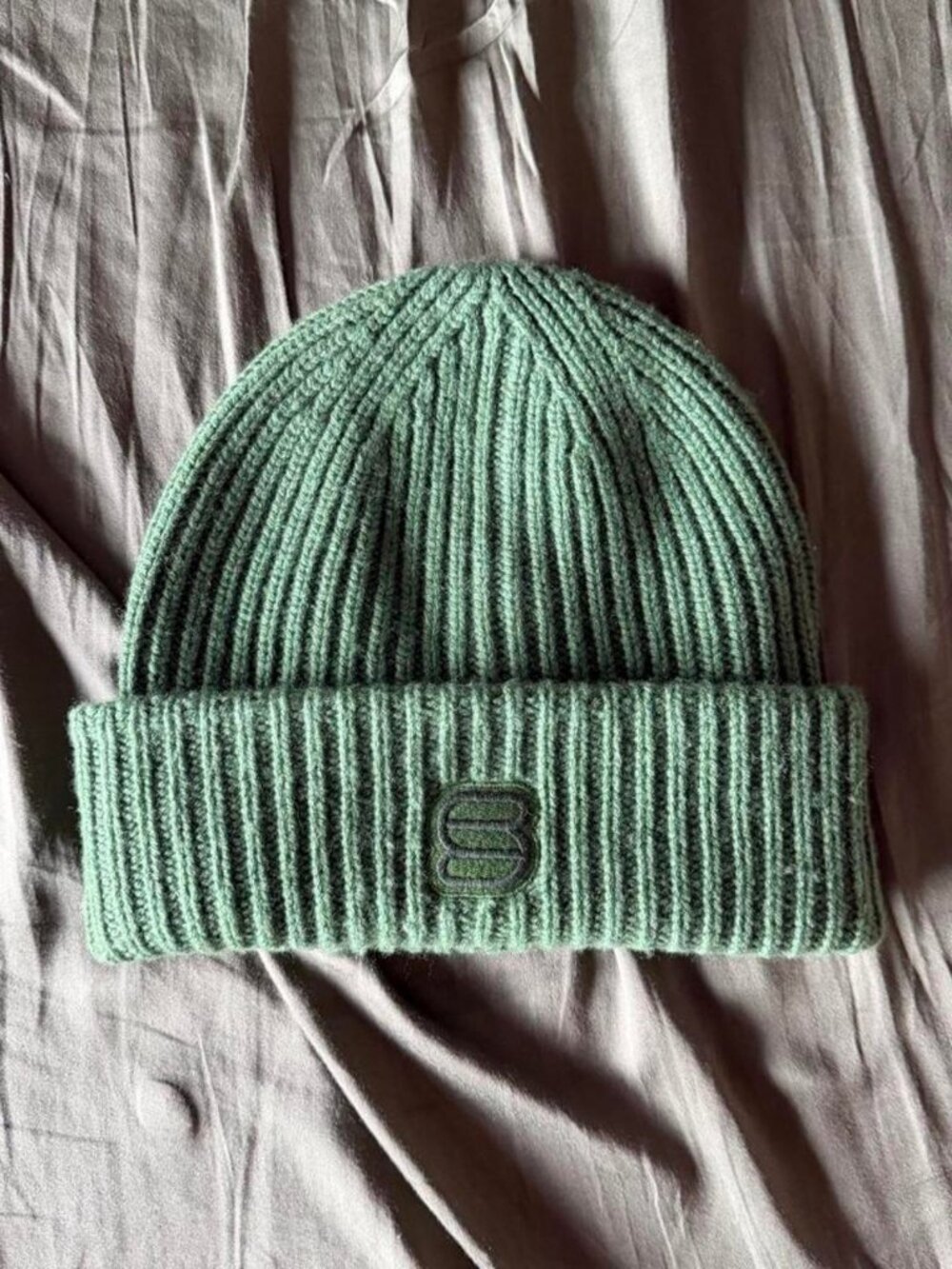 Aritzia green wool beanie